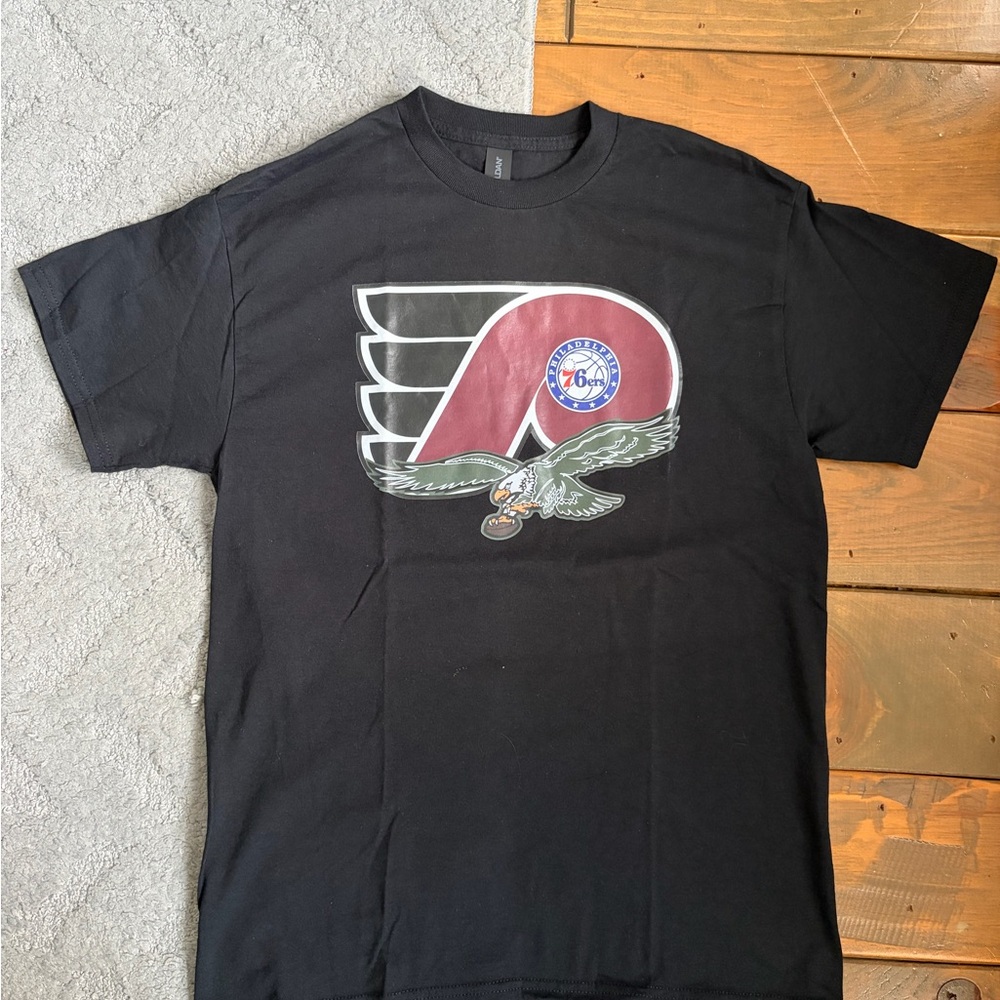 Philly Sports Black Graphic T-Shirt Eagles Phillies Sixers Flyers Medium